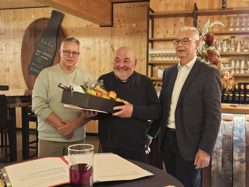Verabschiedung und Ehrung von Eberhard Mann bei der Generalversammlung